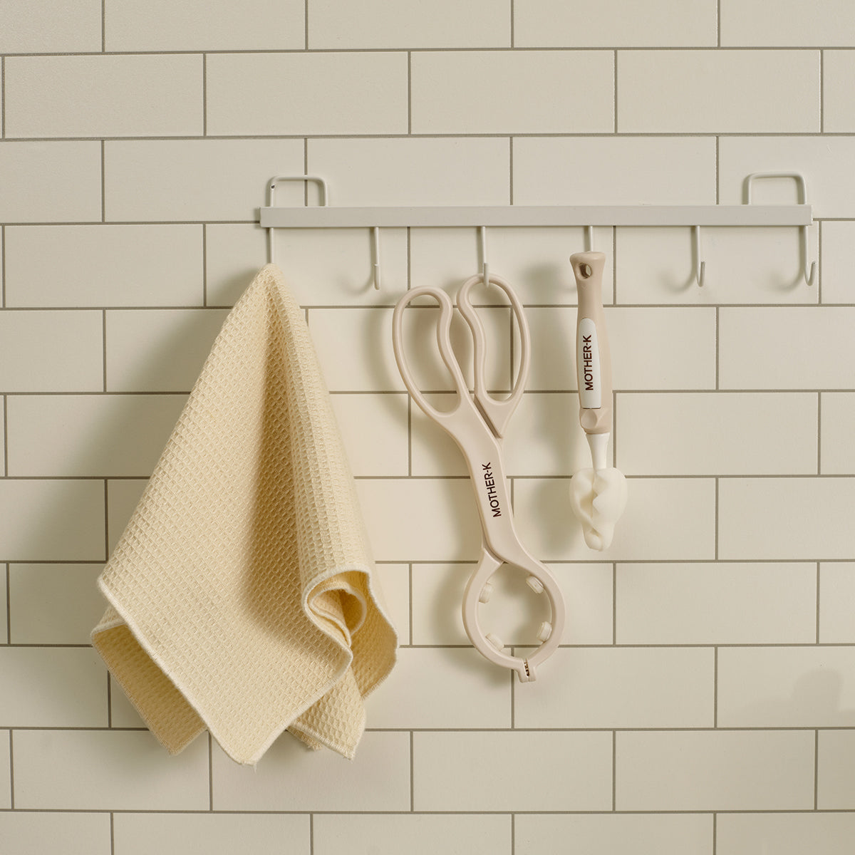 MOTHER-K Baby Bottle Tongs (Cream)